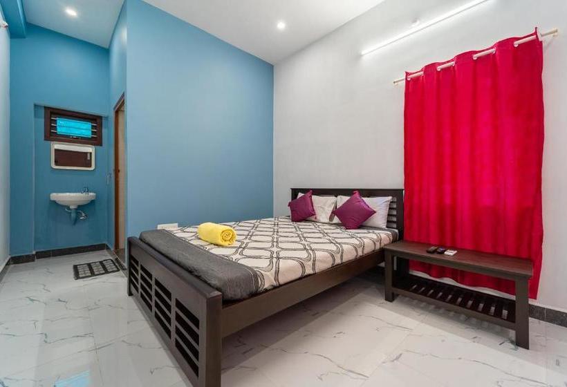 هتل Pavisha Farm House Swimming Pool