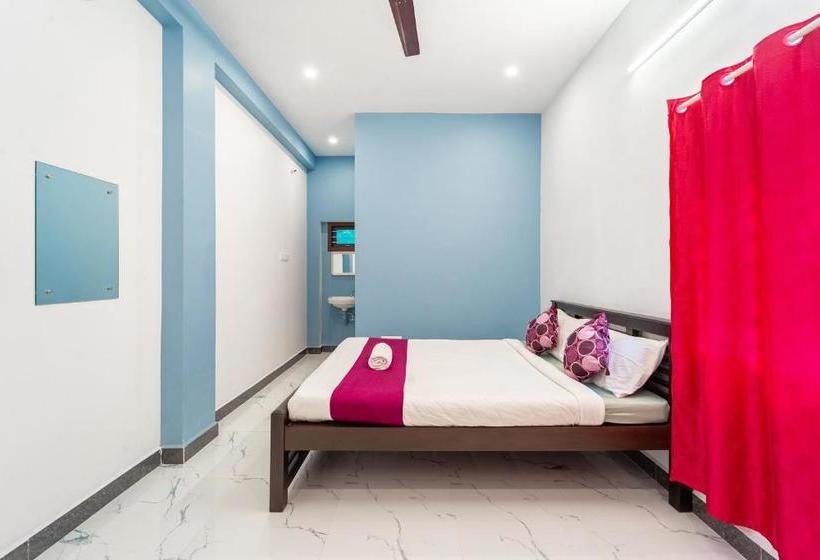 هتل Pavisha Farm House Swimming Pool