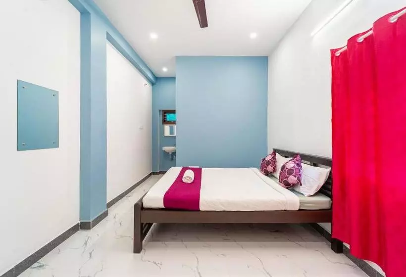 هتل Pavisha Farm House Swimming Pool