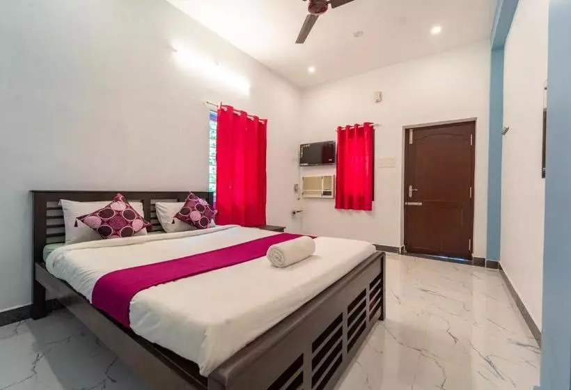 هتل Pavisha Farm House Swimming Pool