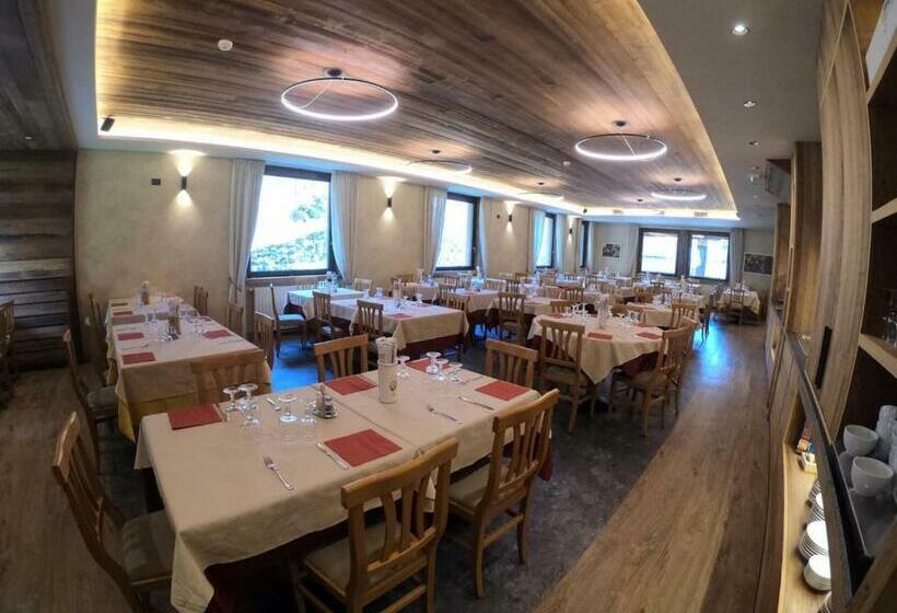 ホテル Ristorante Miramonti