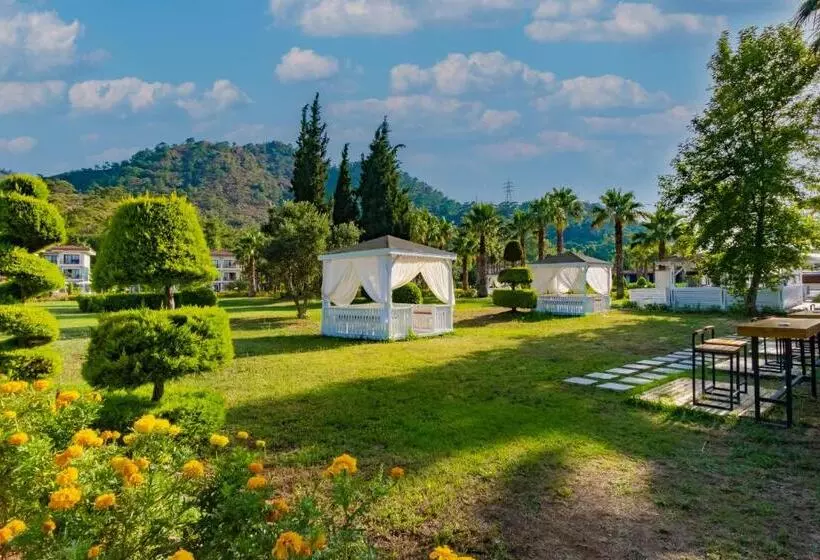 Fortezza Beach Resort