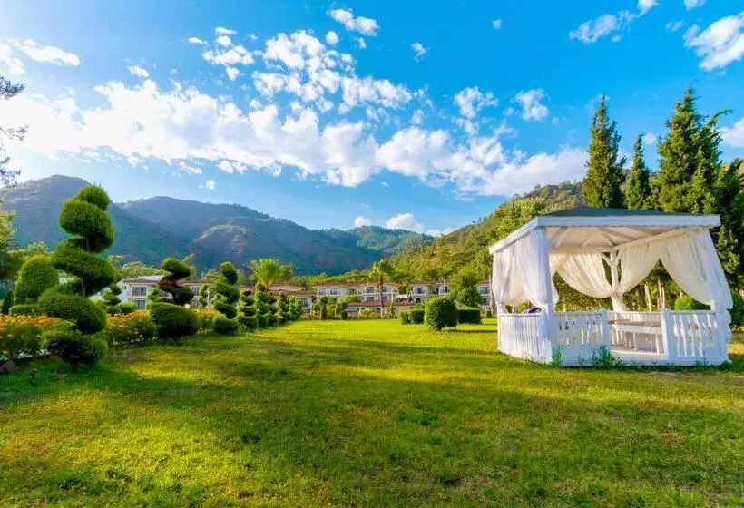 Fortezza Beach Resort