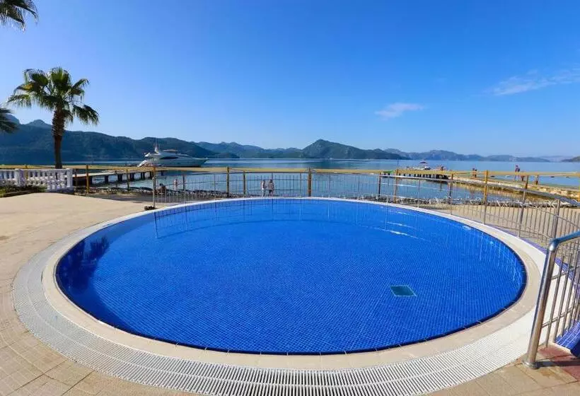 Fortezza Beach Resort