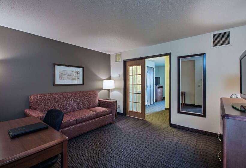 فندق Americinn By Wyndham Grundy Center