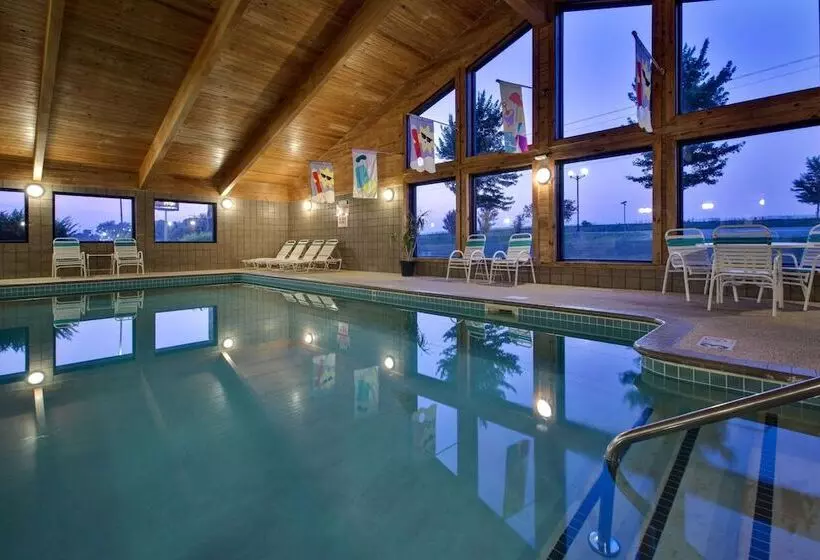 ホテル Americinn By Wyndham Grundy Center