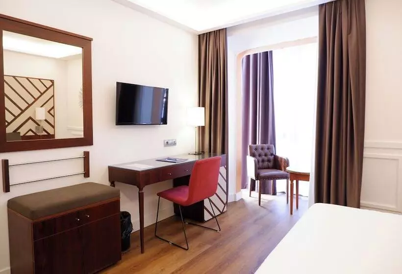 هتل Boutique Atrio