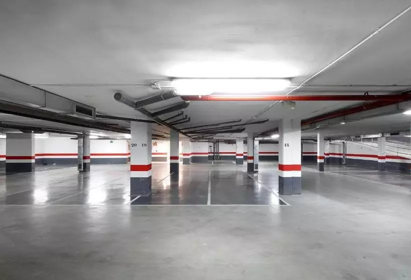 Отель Exe Zaragoza Wtc