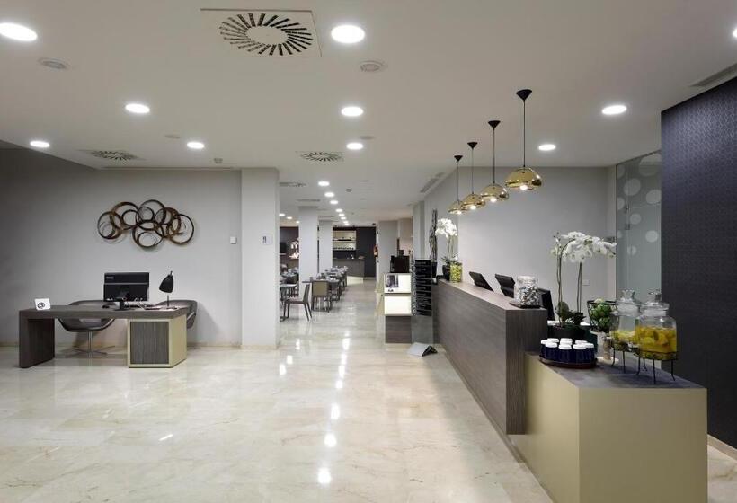 Отель Exe Zaragoza Wtc