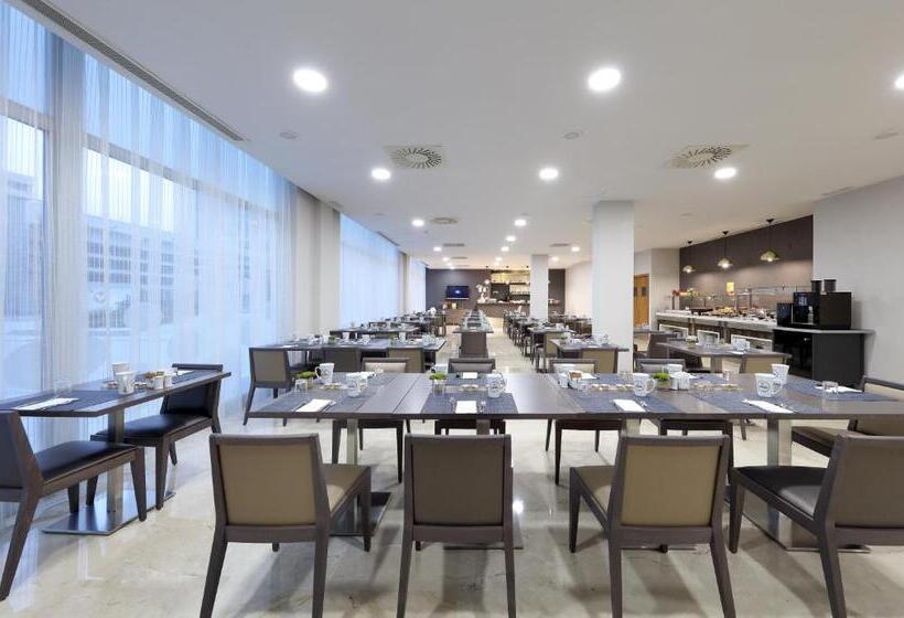 Отель Exe Zaragoza Wtc