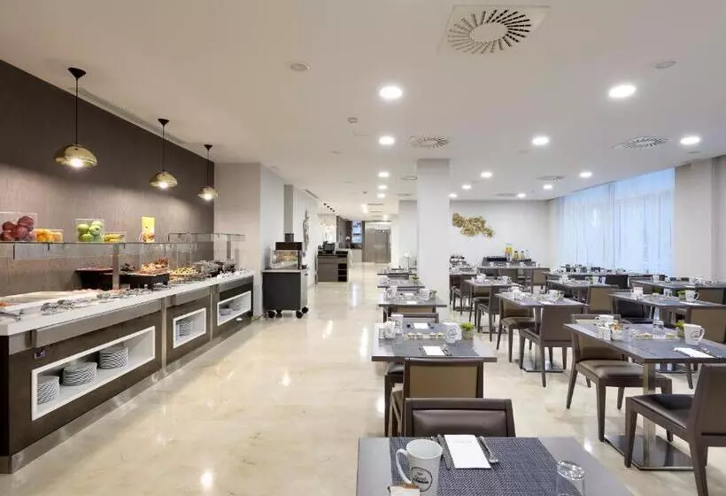 Отель Exe Zaragoza Wtc