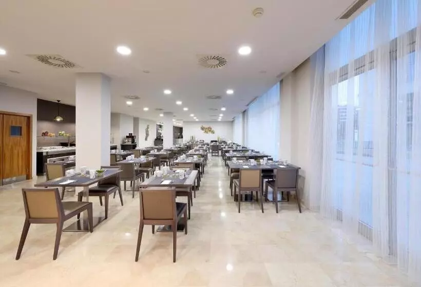 Отель Exe Zaragoza Wtc