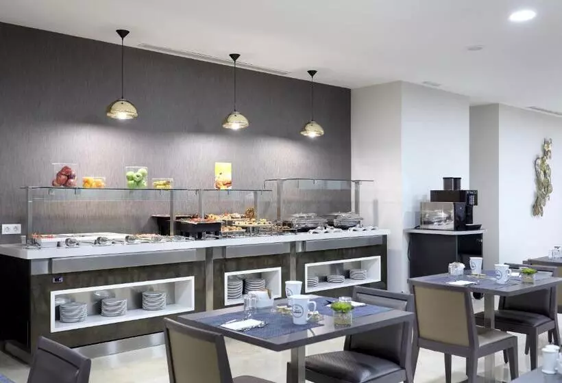 Отель Exe Zaragoza Wtc