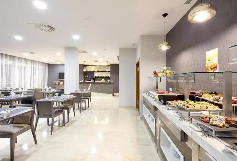 Отель Exe Zaragoza Wtc