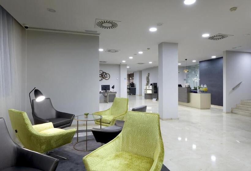 Отель Exe Zaragoza Wtc