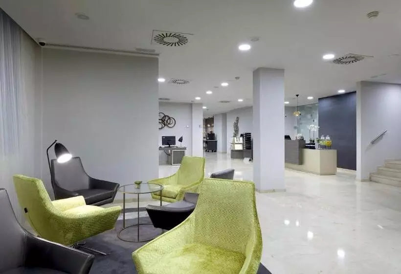 Отель Exe Zaragoza Wtc