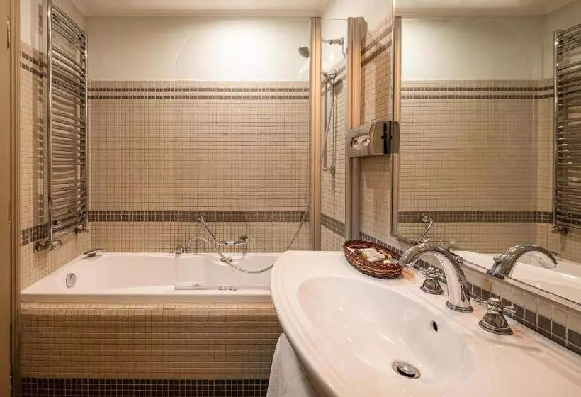 Iron Gate Hotel & Suites Prague By Bhg