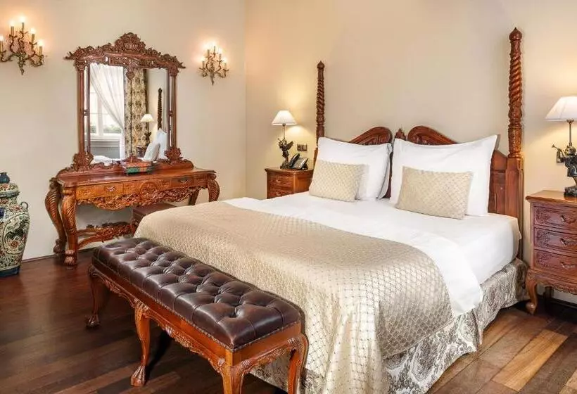 Iron Gate Hotel & Suites Prague By Bhg