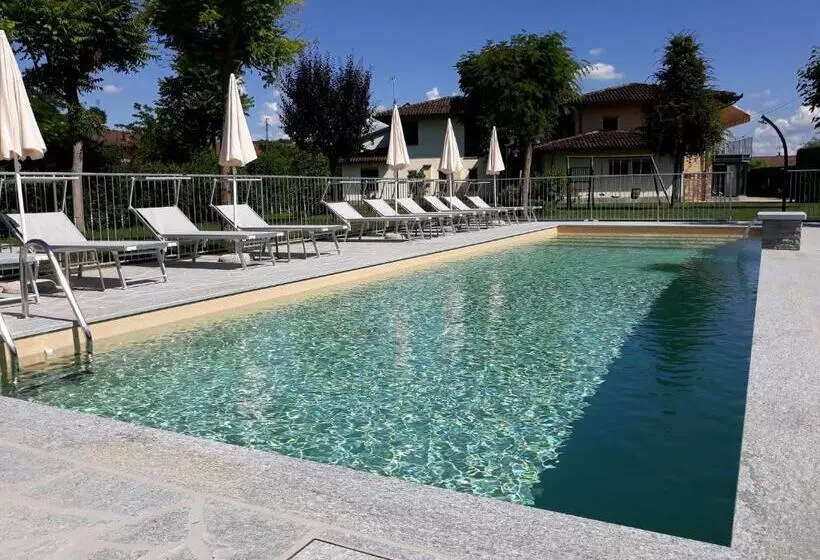 Отель La Cascina Di Villa Due