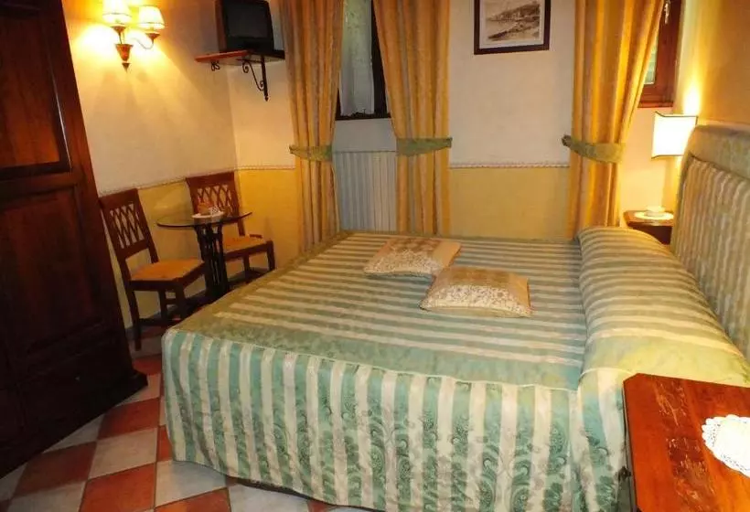 ホテル La Contrada Dei Monti