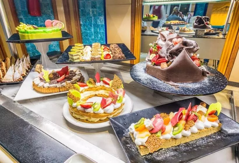 Le Royal Hotels & Resorts   Hammamet