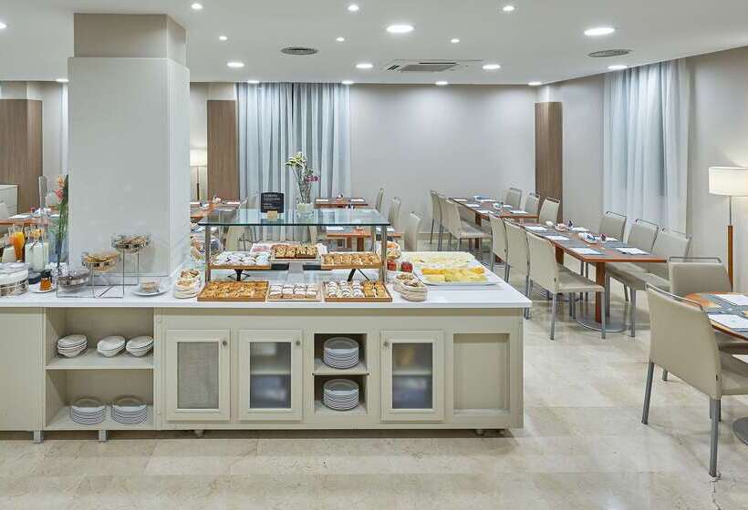 فندق NH Valencia Las Ciencias