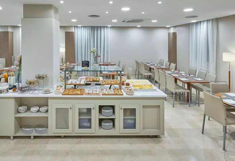 فندق NH Valencia Las Ciencias