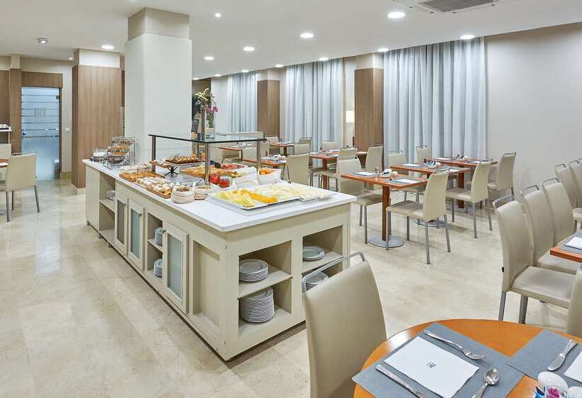 فندق NH Valencia Las Ciencias