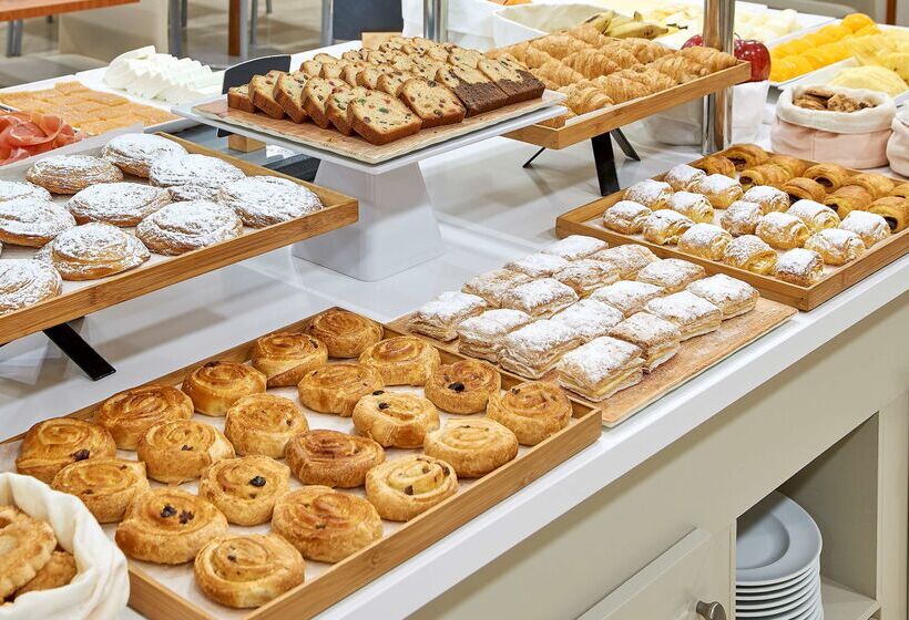 فندق NH Valencia Las Ciencias