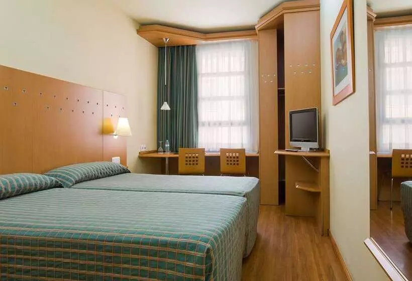 فندق NH Valencia Las Ciencias