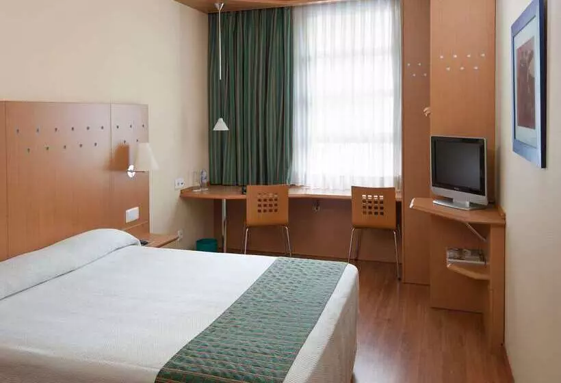 فندق NH Valencia Las Ciencias