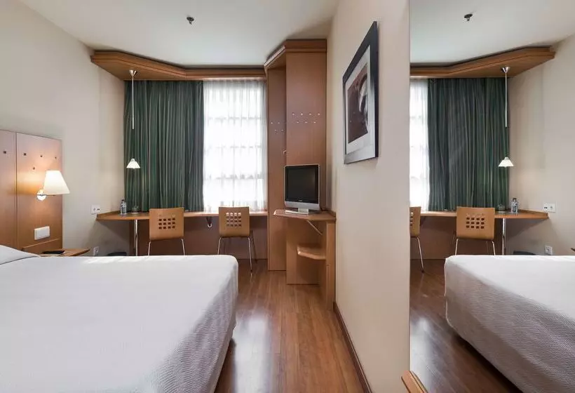 فندق NH Valencia Las Ciencias