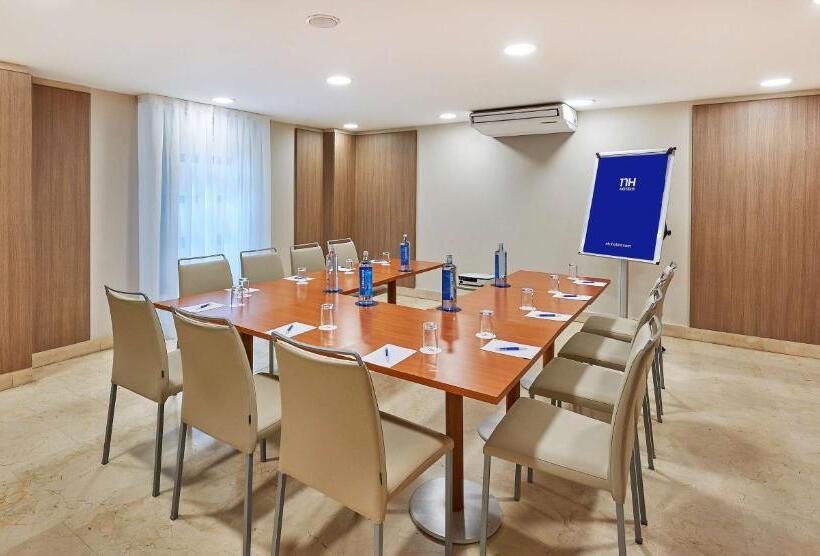 فندق NH Valencia Las Ciencias