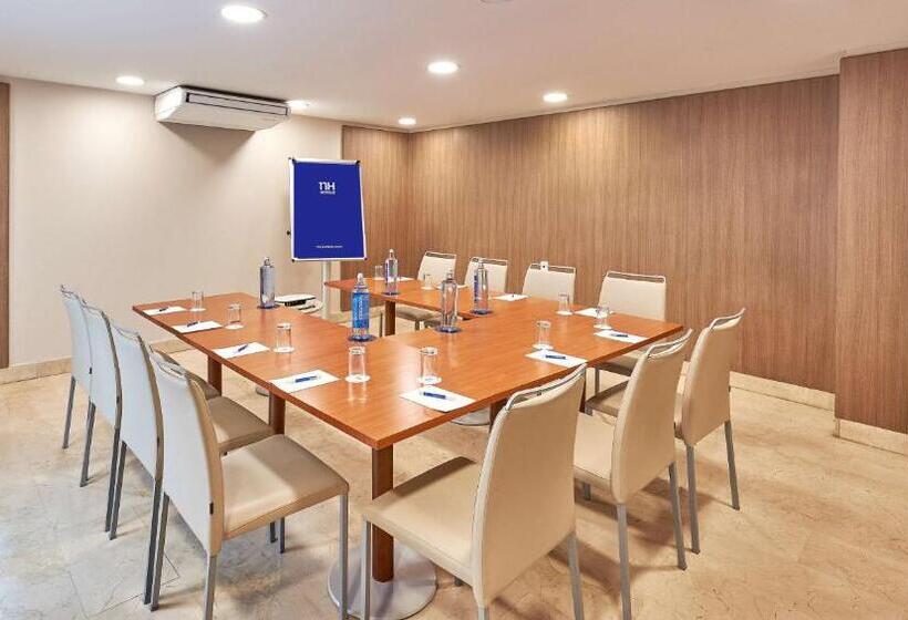 فندق NH Valencia Las Ciencias