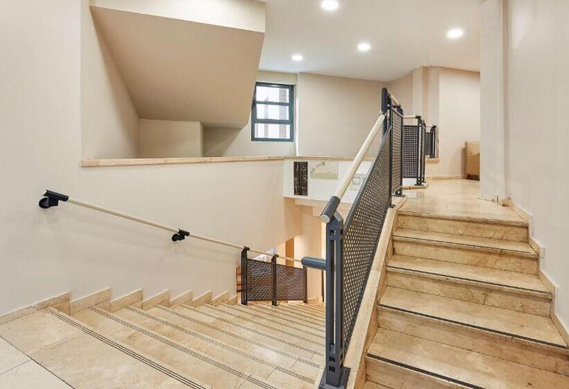 فندق NH Valencia Las Ciencias