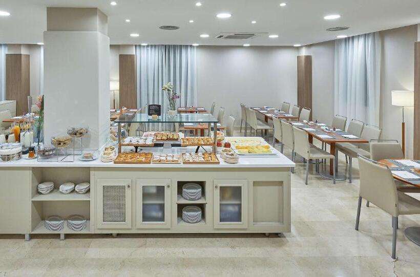 فندق NH Valencia Las Ciencias