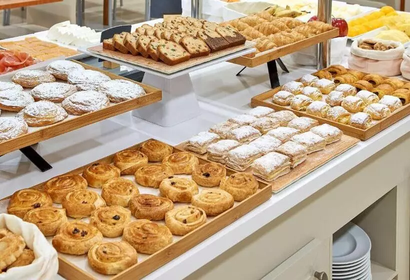 فندق NH Valencia Las Ciencias