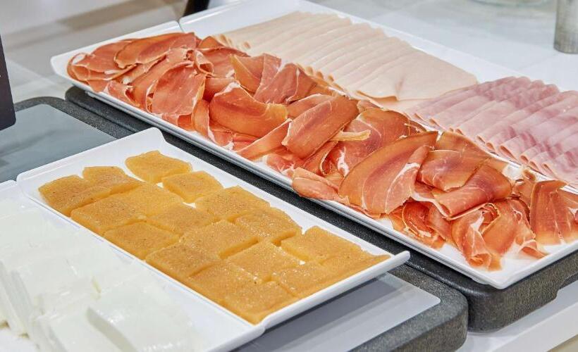 فندق NH Valencia Las Ciencias