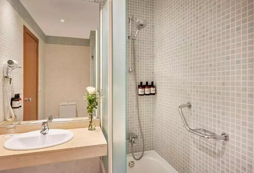 فندق NH Valencia Las Ciencias