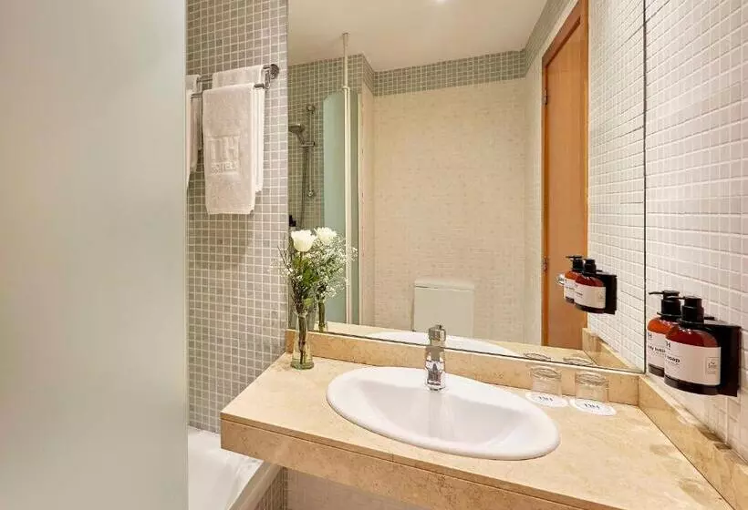 فندق NH Valencia Las Ciencias