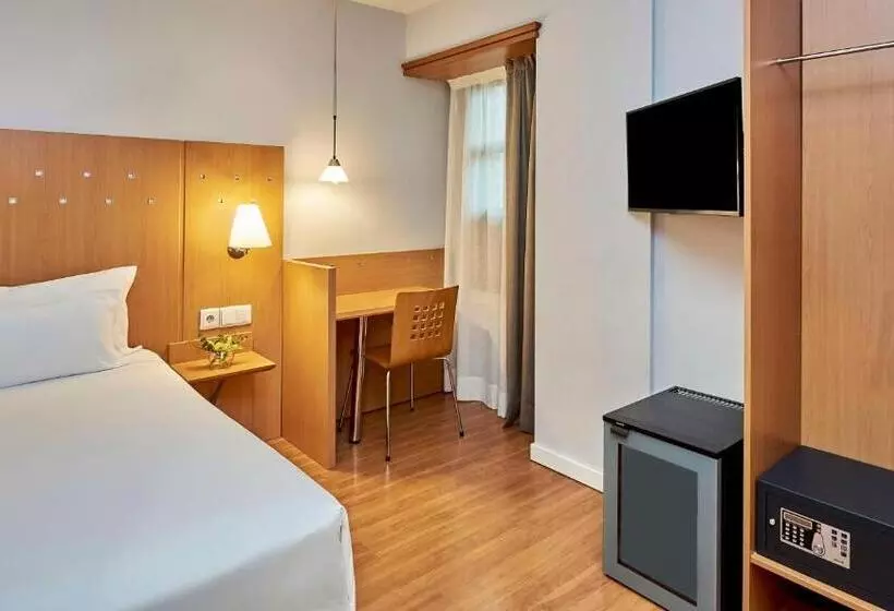 فندق NH Valencia Las Ciencias