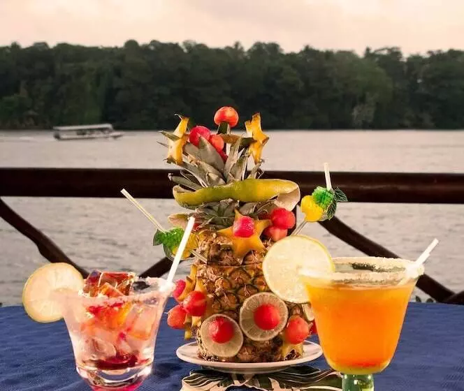 ホテル Pachira Lodge