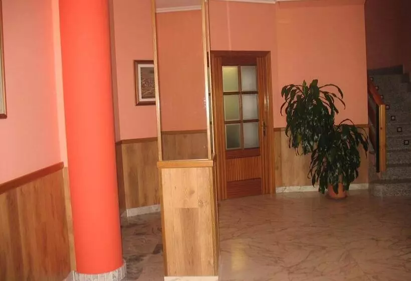 酒店 Reyes De León