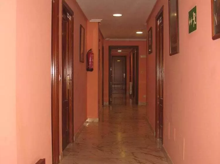 酒店 Reyes De León