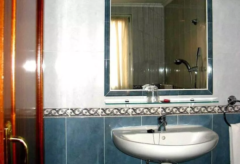 酒店 Reyes De León