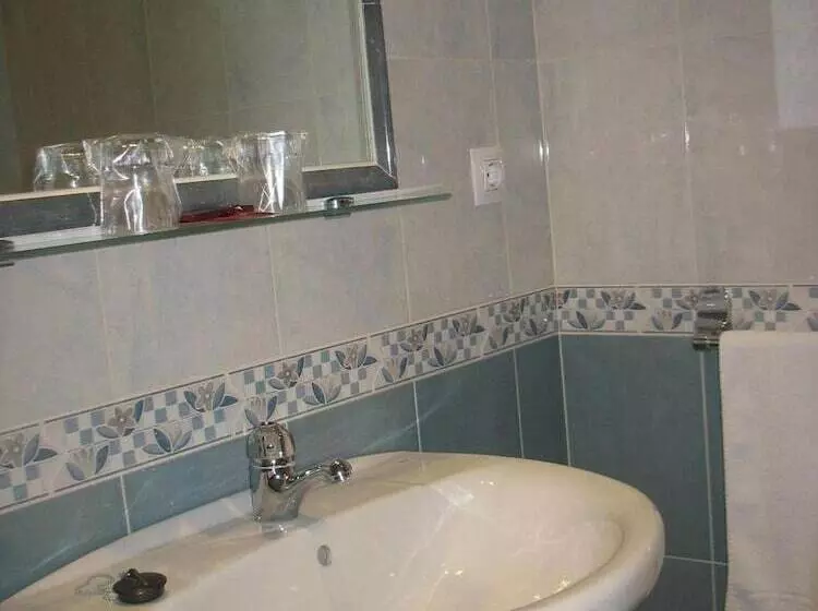 酒店 Reyes De León