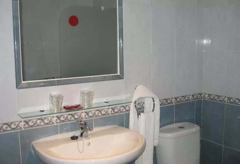 酒店 Reyes De León