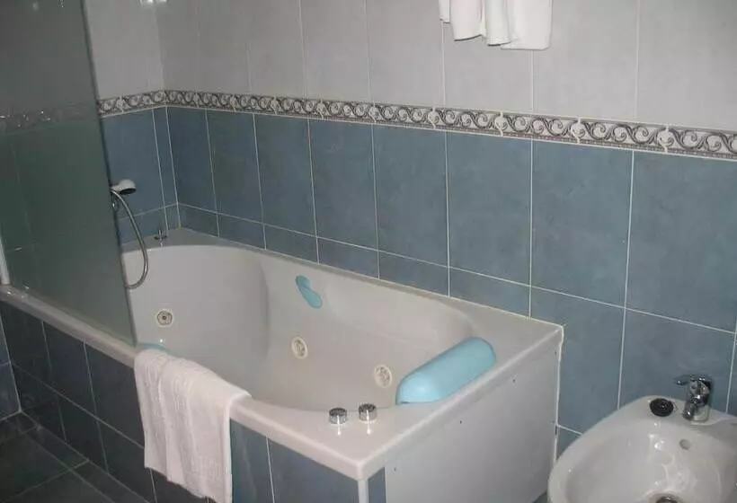 酒店 Reyes De León