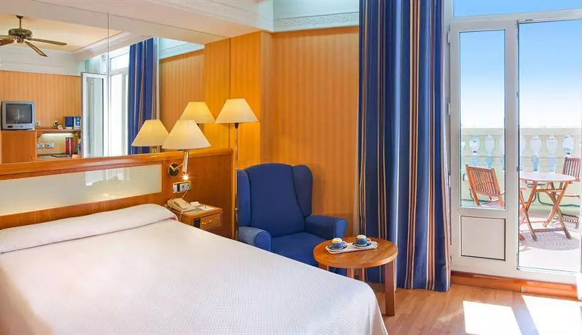 Catalonia Plaza España Hotel & Spa
