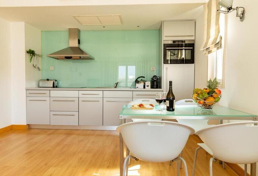 Marina Club Lagos Resort